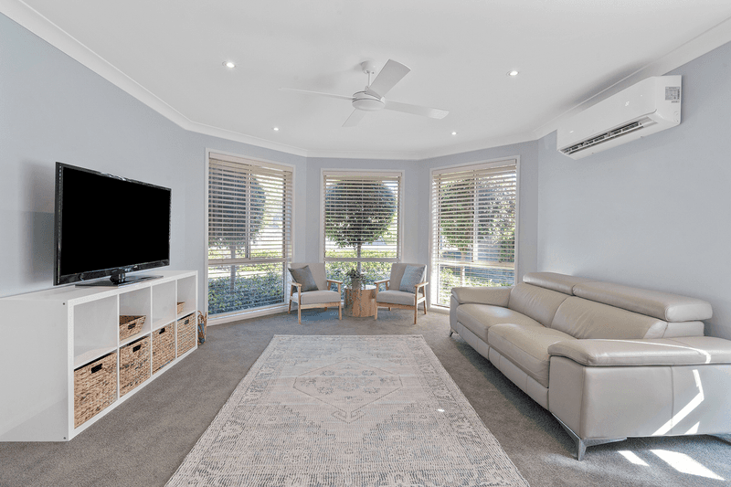 17 Whipbird Street, Maryland, NSW 2287