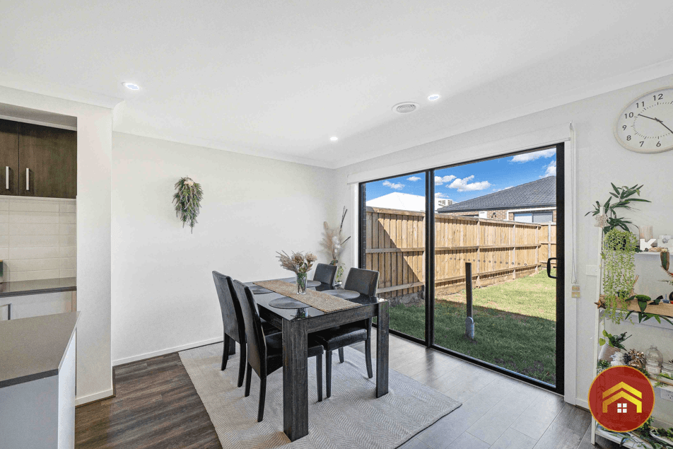 8 Harshaw Road, THORNHILL PARK, VIC 3335