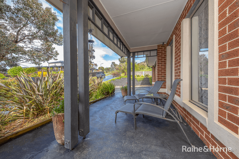 4 Langport Crescent, SUNBURY, VIC 3429