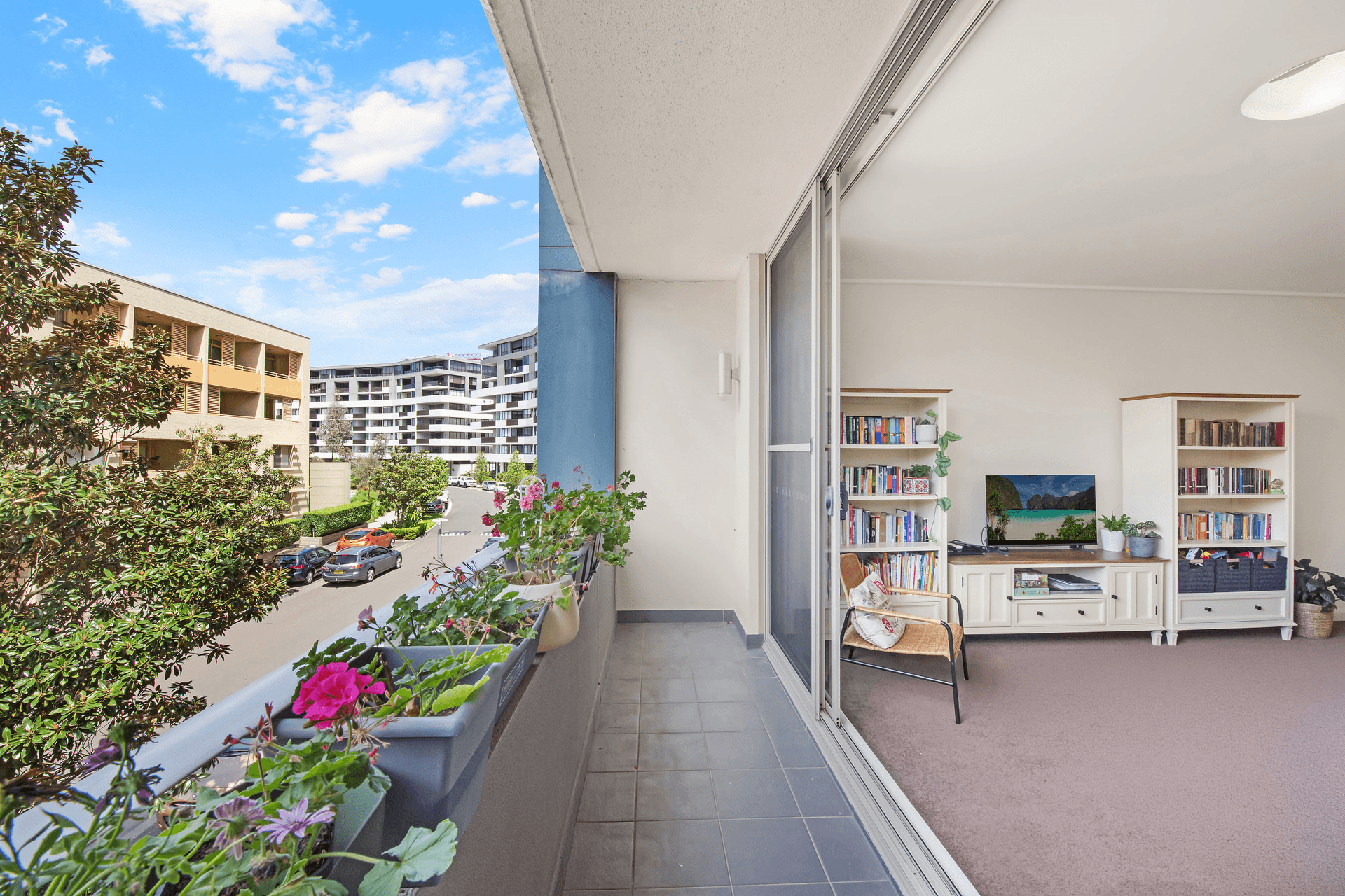 318/37 Amalfi Drive, Wentworth Point, NSW 2127