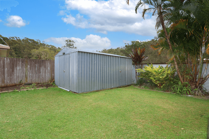 121 Kindra Avenue, SOUTHPORT, QLD 4215