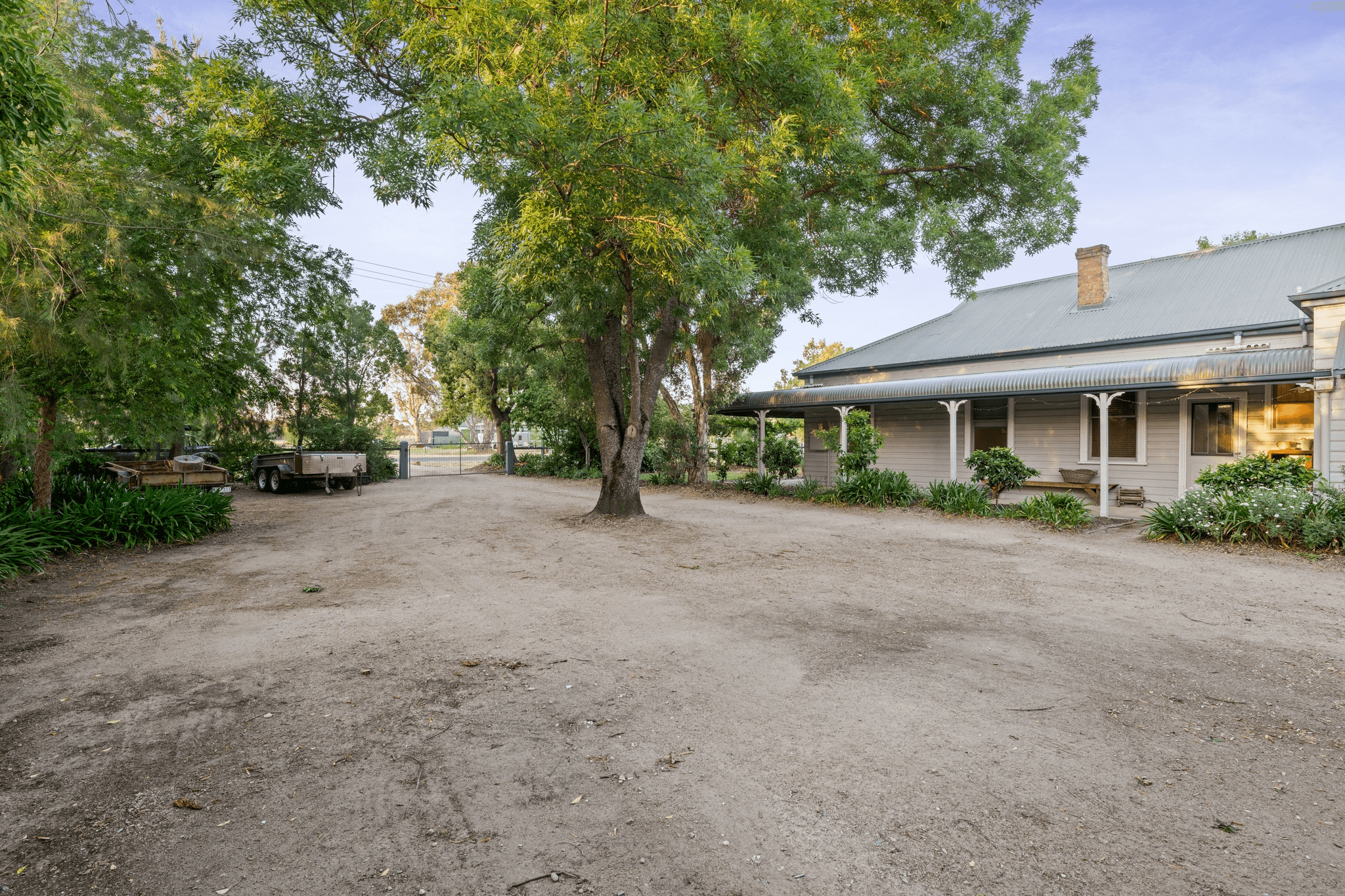 610 Table Top Road, THURGOONA, NSW 2640