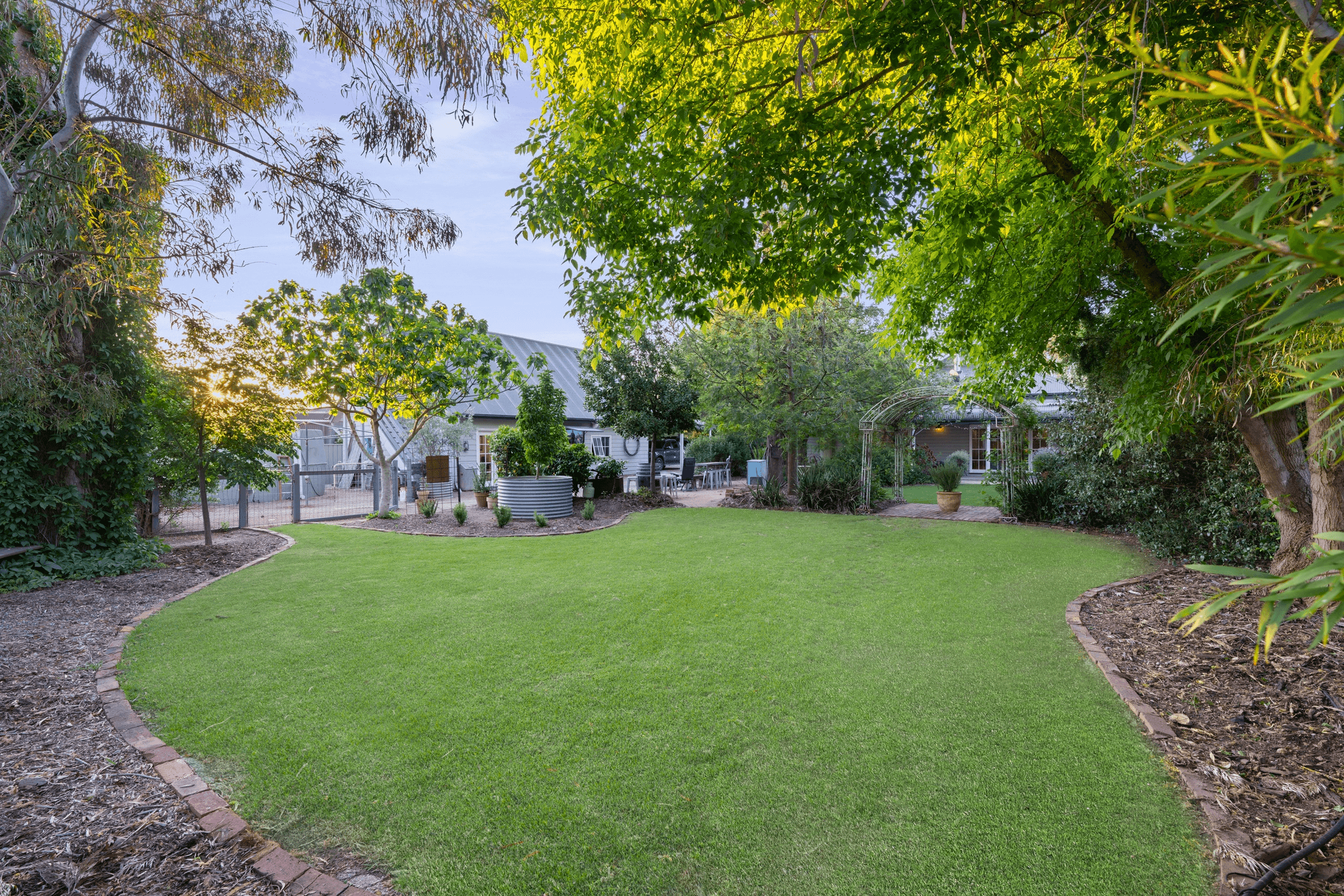 610 Table Top Road, THURGOONA, NSW 2640