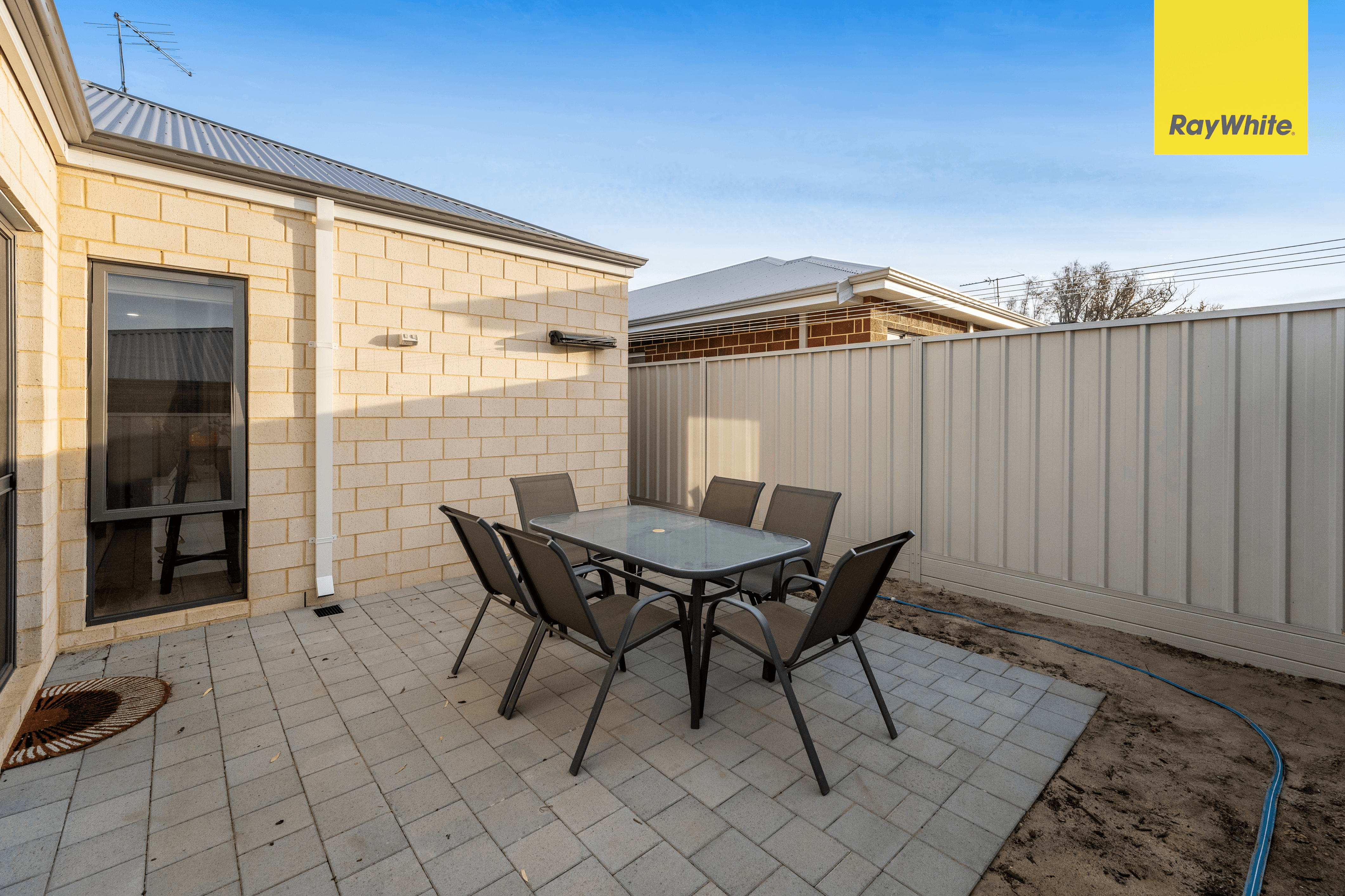 2/33 Bishop Road, MIDDLE SWAN, WA 6056