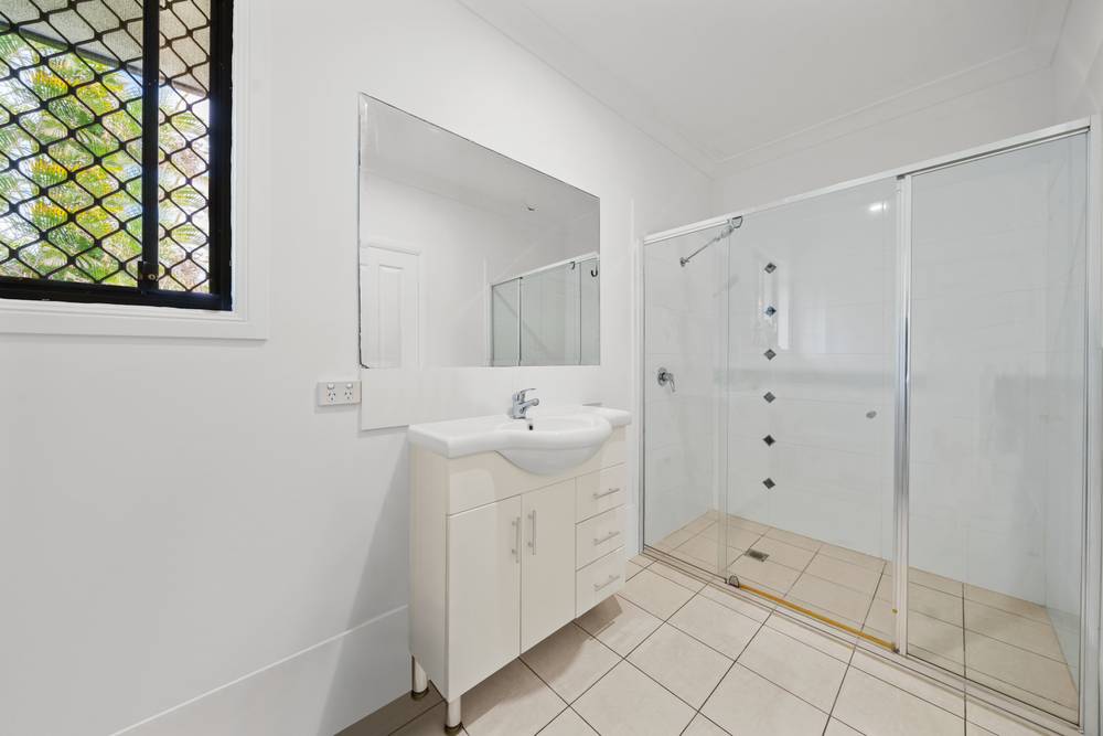16 Temoe Rise, PACIFIC PINES, QLD 4211
