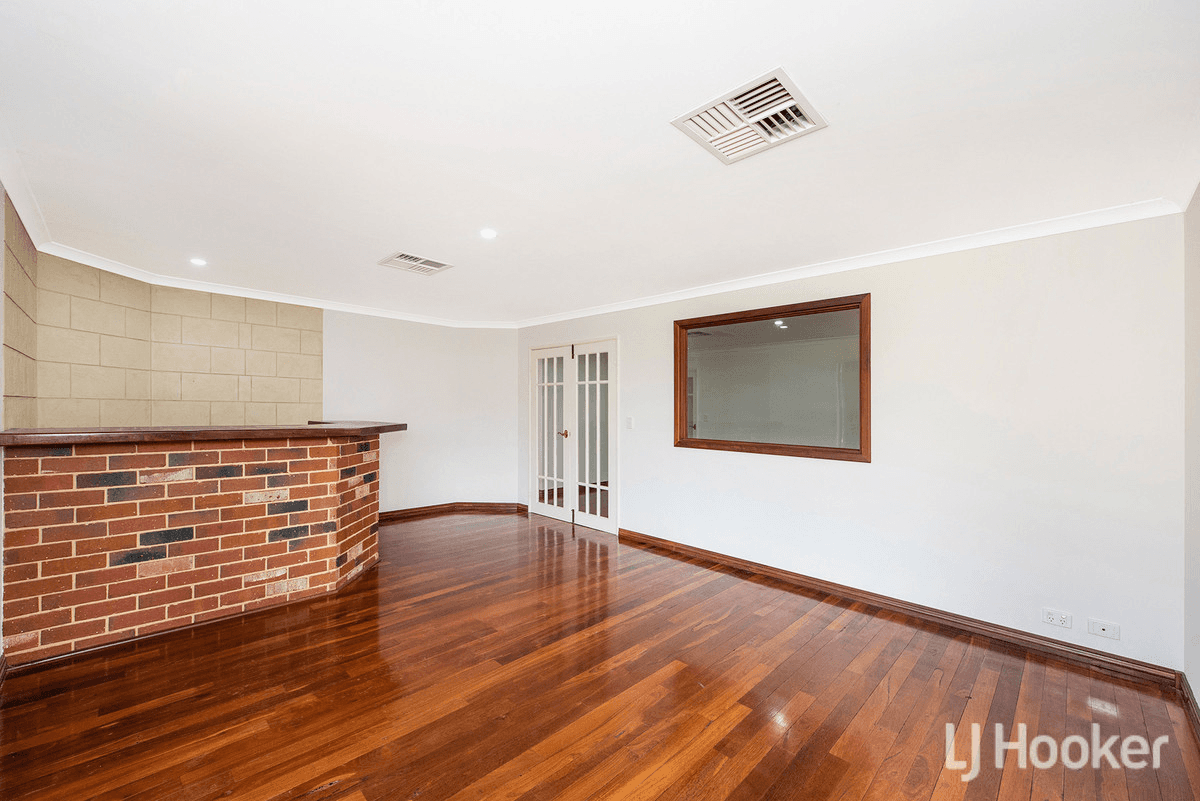 9 Penda Close, HALLS HEAD, WA 6210