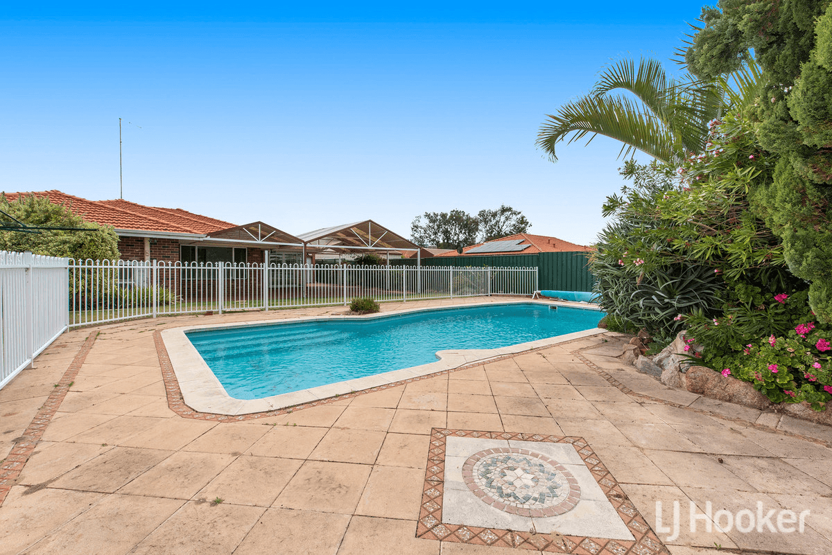 9 Penda Close, HALLS HEAD, WA 6210