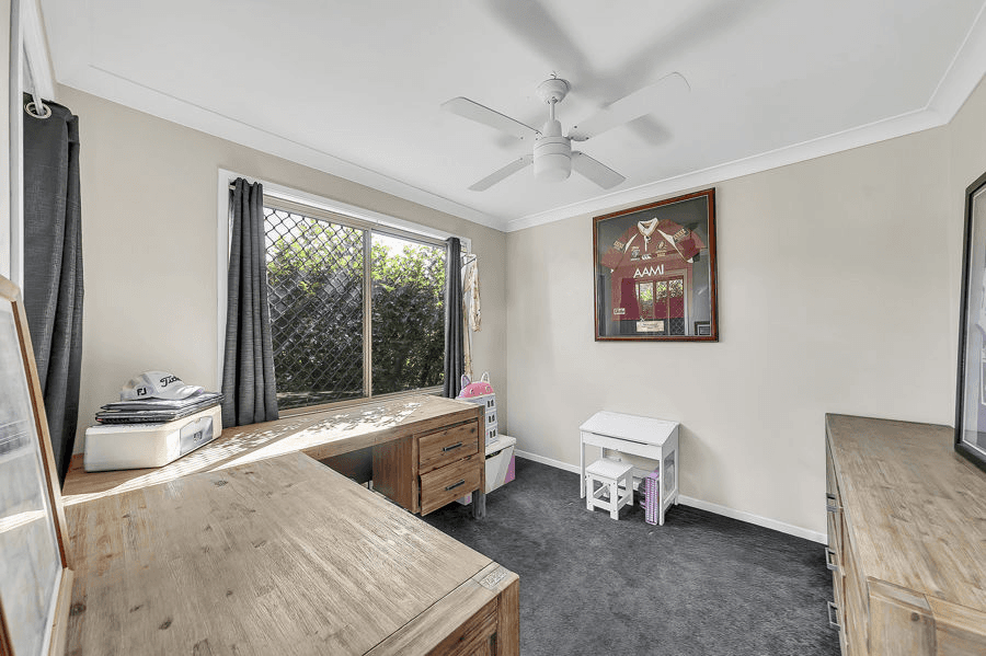 2 Diosma Close, YAMANTO, QLD 4305