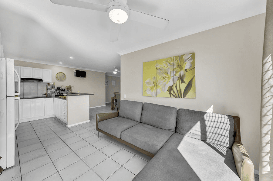 2 Diosma Close, YAMANTO, QLD 4305