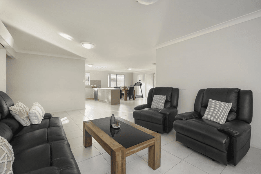 33 REGATTA WAY, SUMMERLAND POINT, NSW 2259