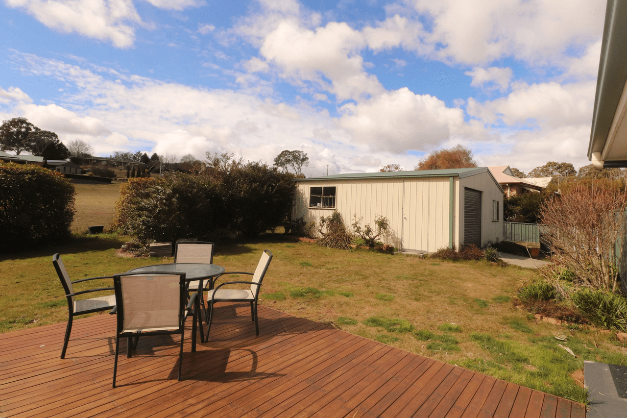 2 Killarney Close, GLEN INNES, NSW 2370