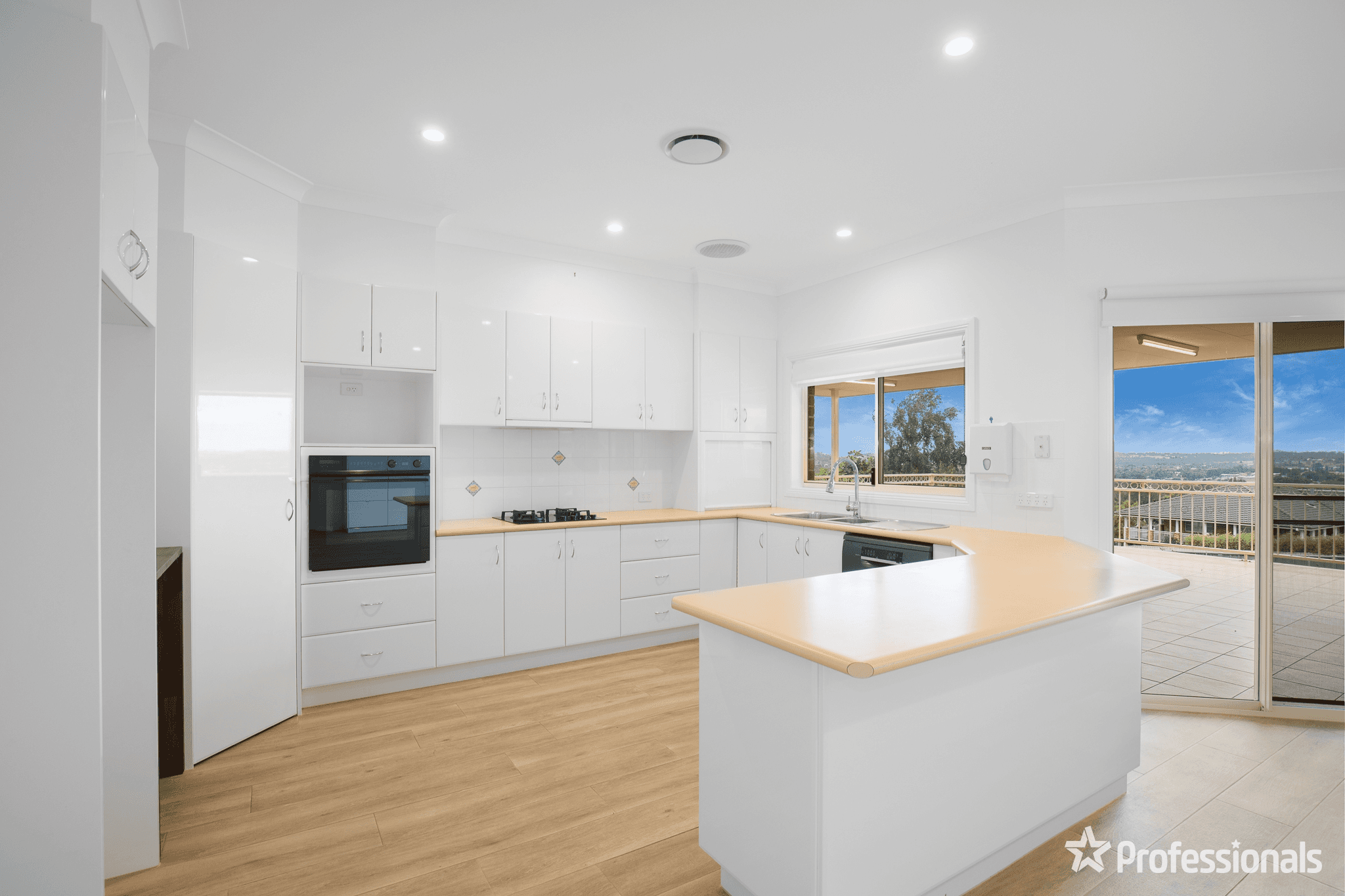 16 McCarthy Crescent, Armidale, NSW 2350
