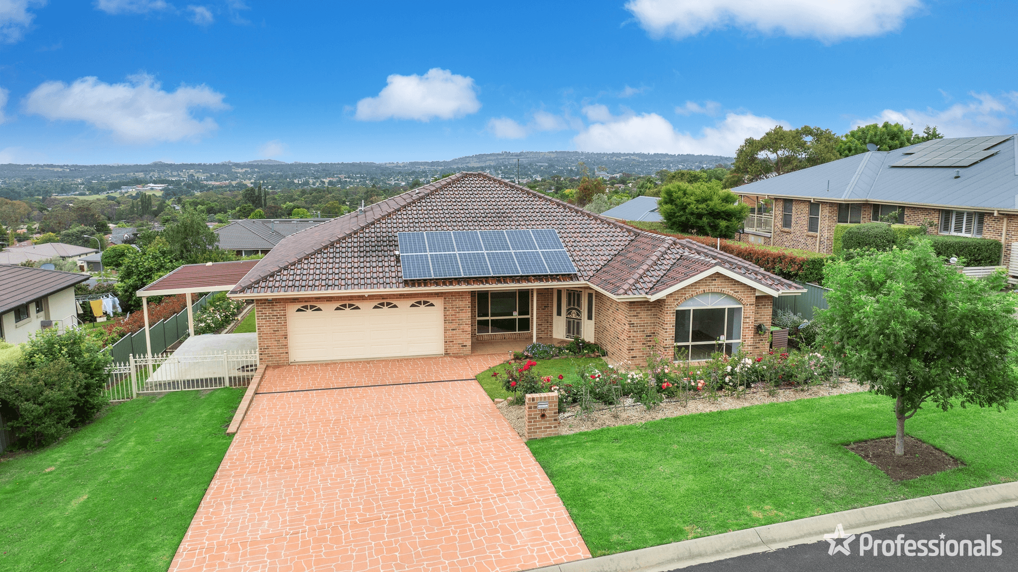 16 McCarthy Crescent, Armidale, NSW 2350