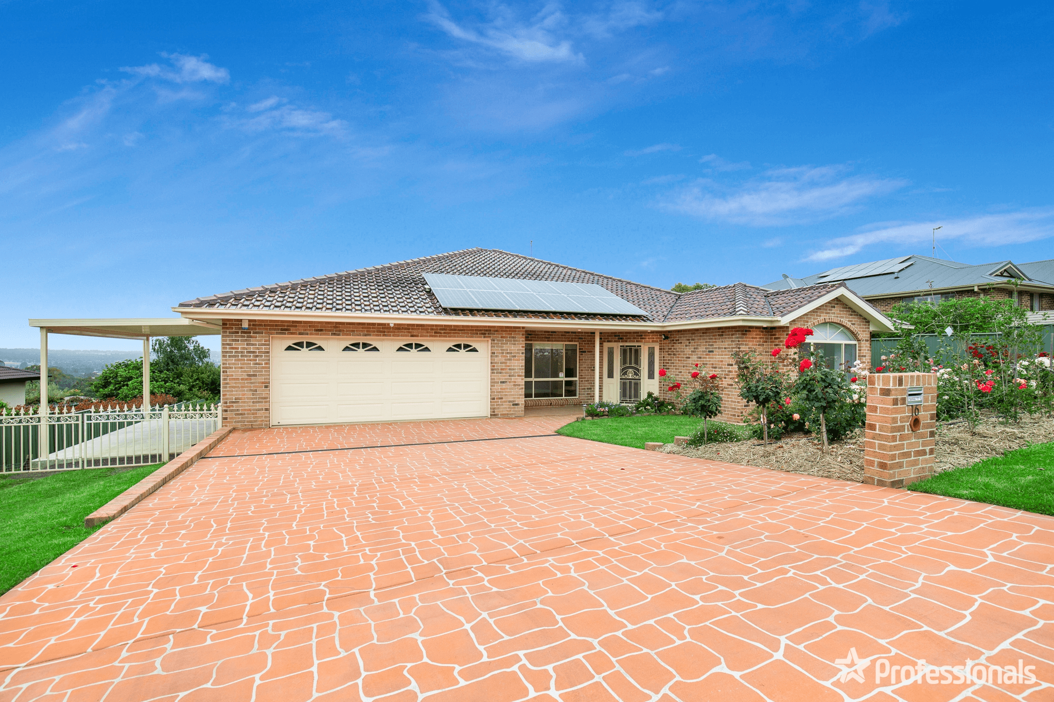 16 McCarthy Crescent, Armidale, NSW 2350