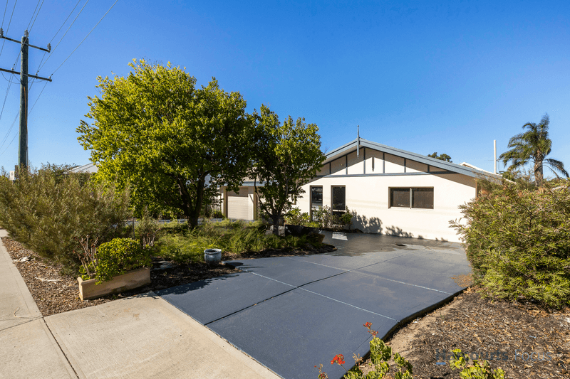 105 Dean Road, BATEMAN, WA 6150