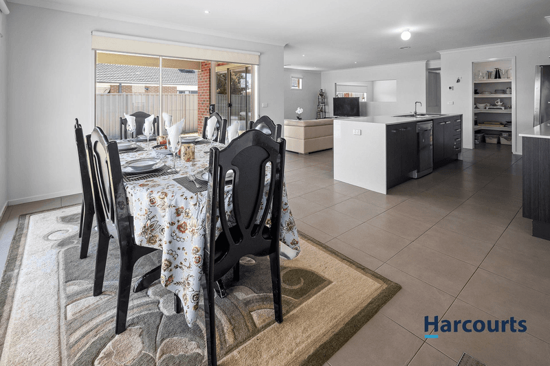 12 Stately Drive, Cranbourne East, VIC 3977