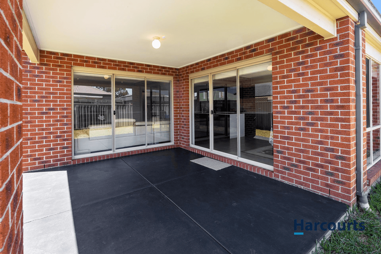 12 Stately Drive, Cranbourne East, VIC 3977