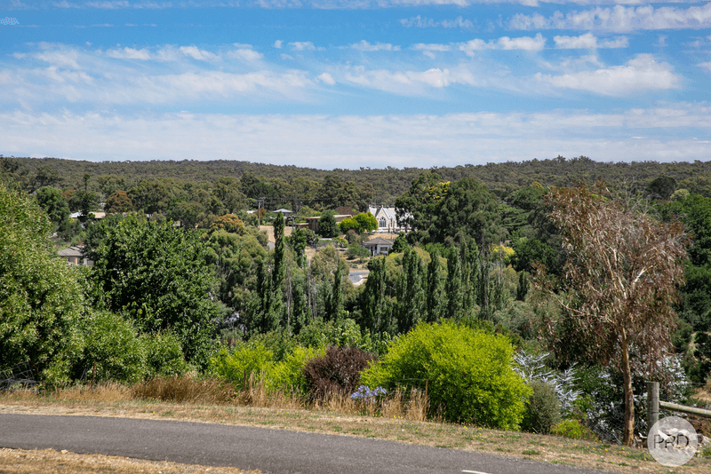 18 Hutchinson Street, CRESWICK, VIC 3363