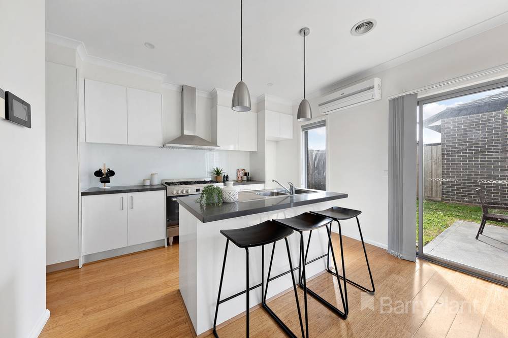 2/106 William Street, St Albans, VIC 3021