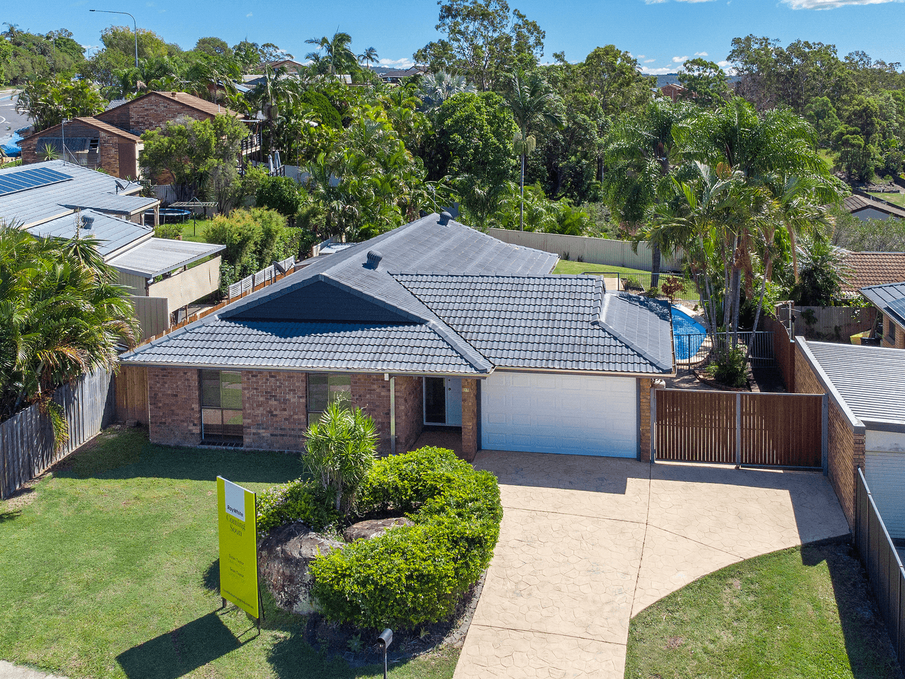 27 Mcleod Street, HIGHLAND PARK, QLD 4211