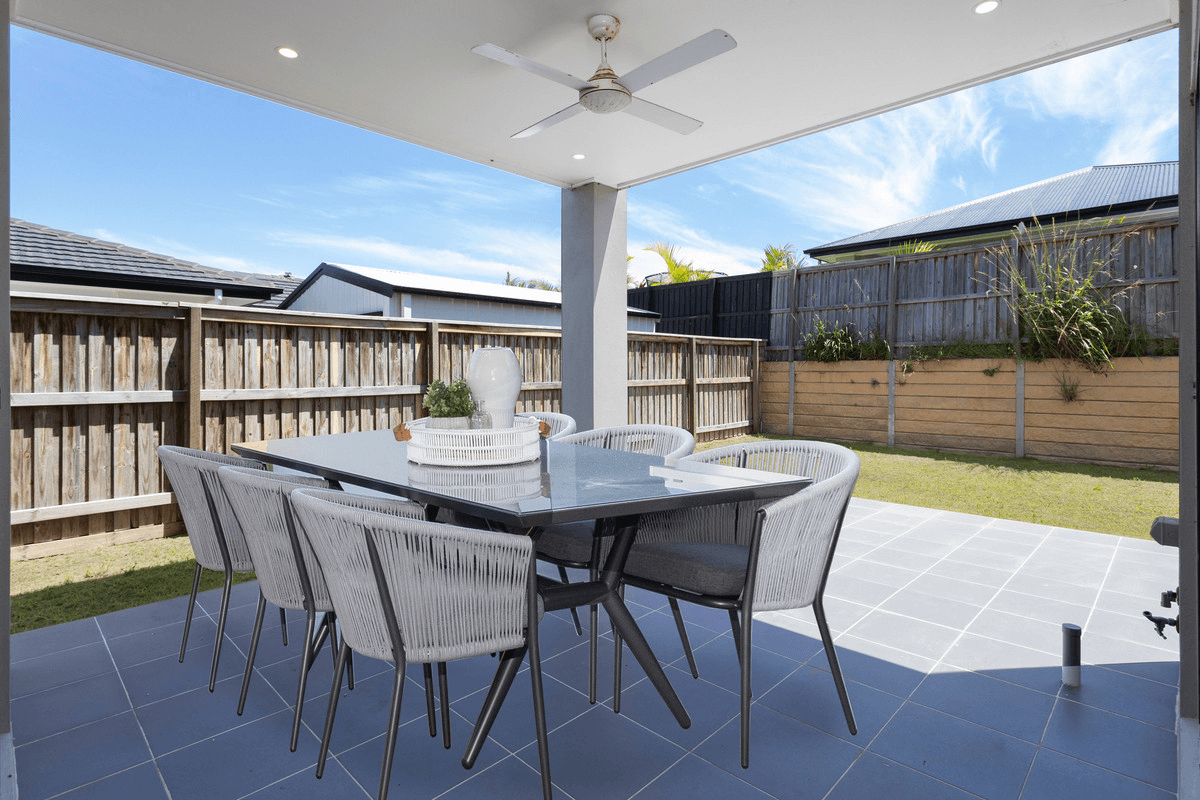 16 Fullbrook Street, PIMPAMA, QLD 4209