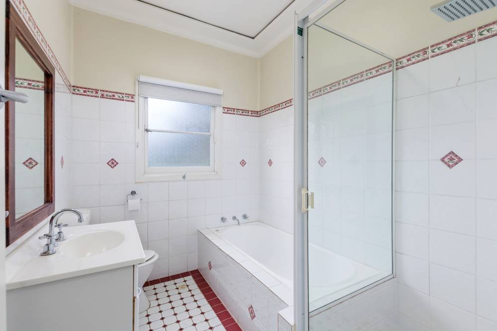 129 Princes Highway, ALBION PARK RAIL, NSW 2527