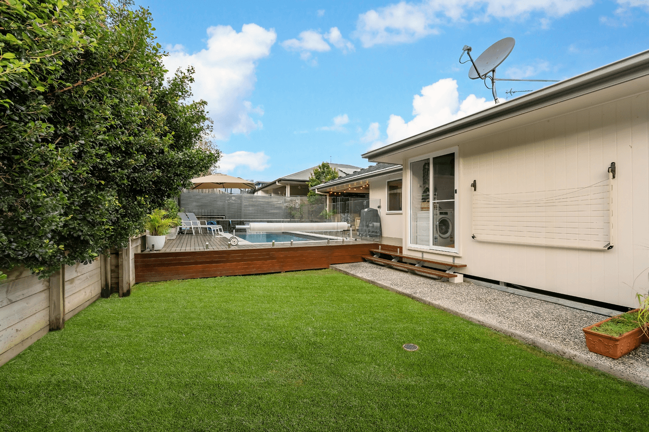 8 Kimberley Creek Road, UPPER COOMERA, QLD 4209