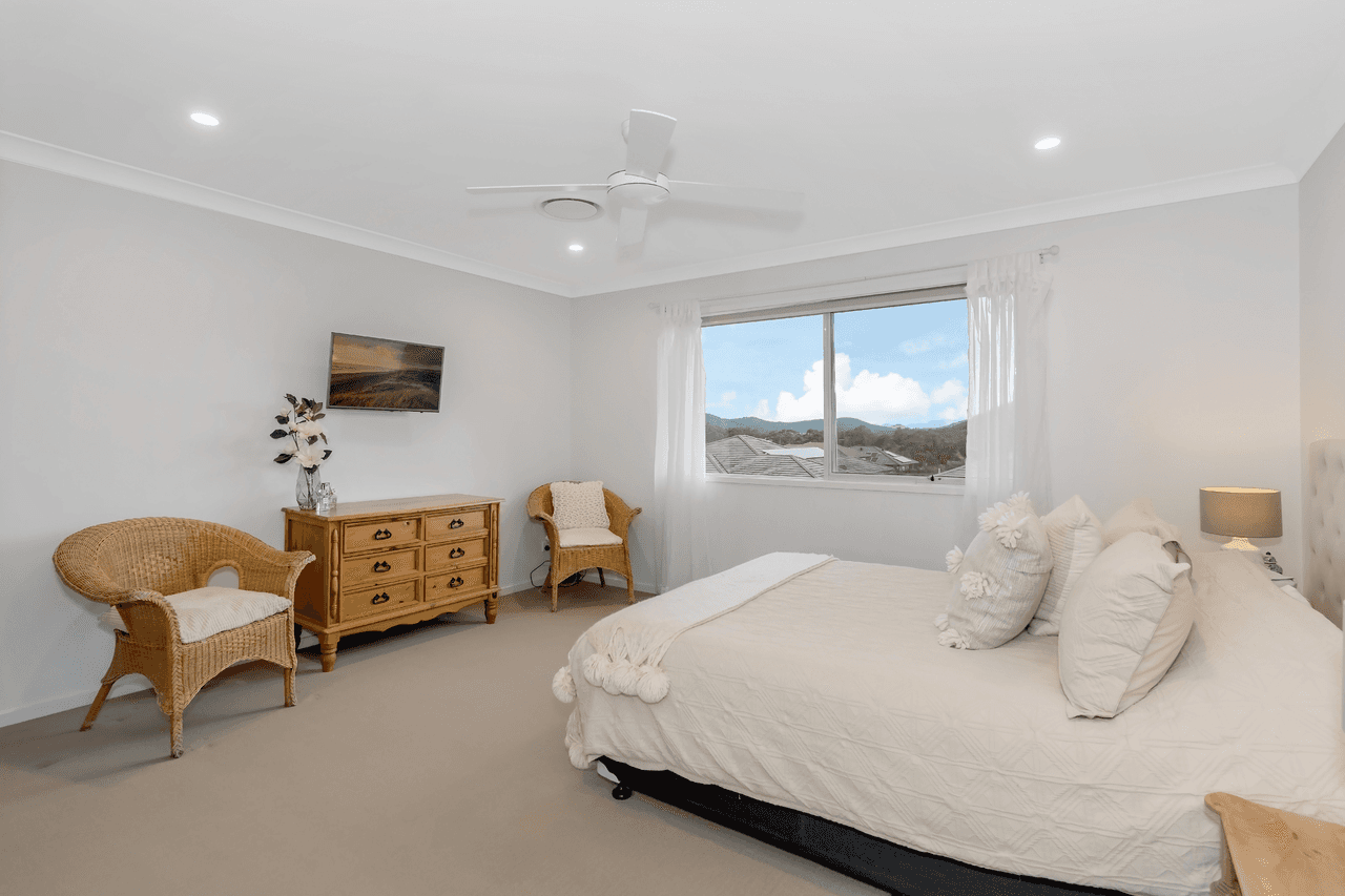 8 Kimberley Creek Road, UPPER COOMERA, QLD 4209