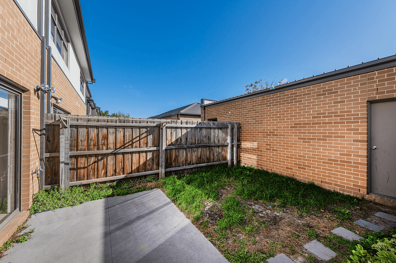 11 Merrimack Crescent, Keysborough, VIC 3173