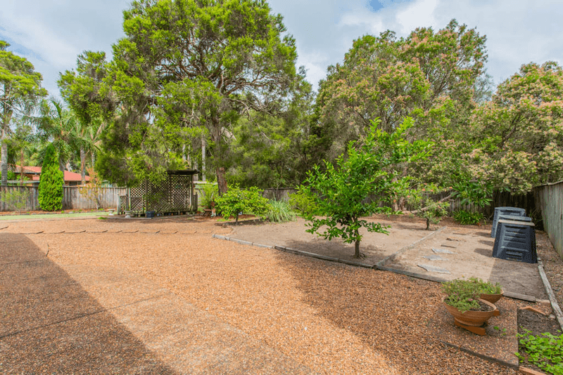 27 Derwent Crescent, Lakelands, NSW 2282