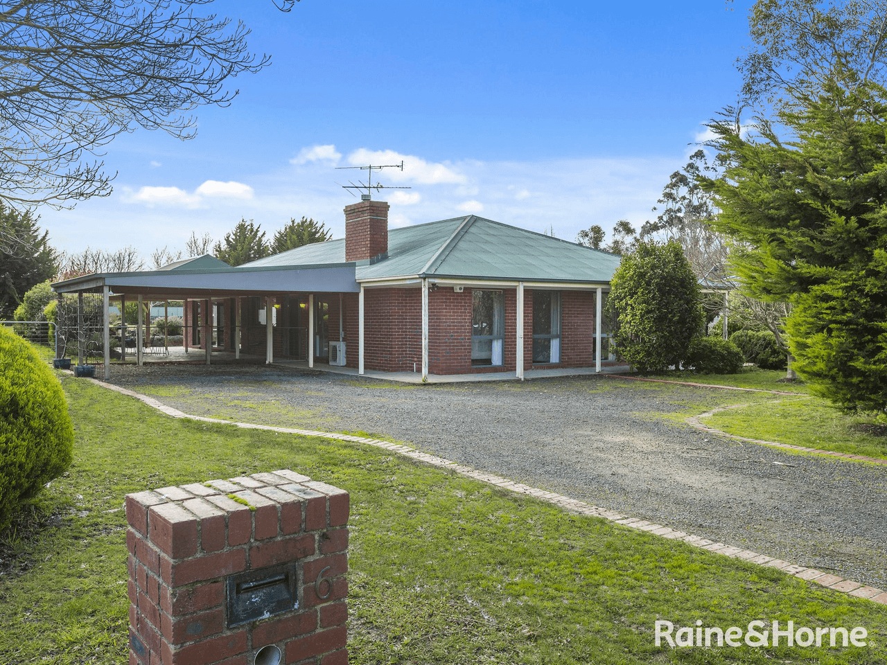 6 Skyline Drive, GISBORNE, VIC 3437