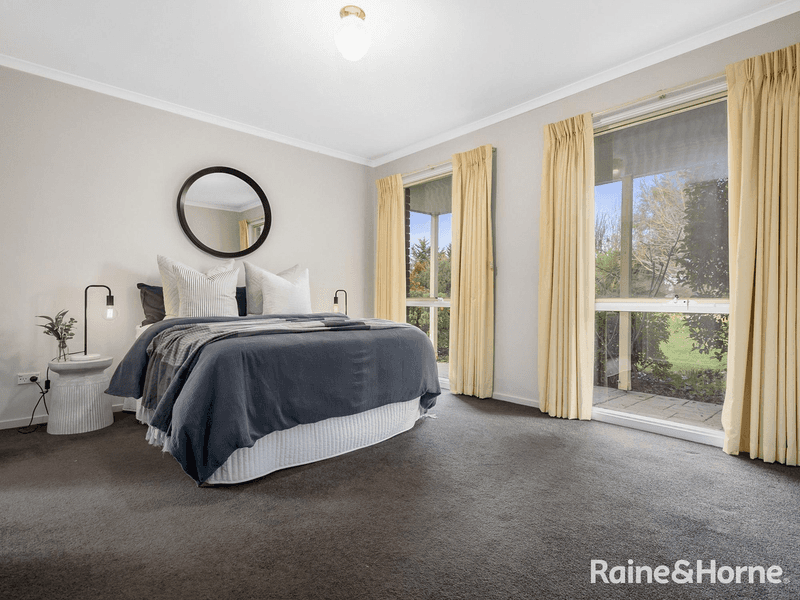 6 Skyline Drive, GISBORNE, VIC 3437