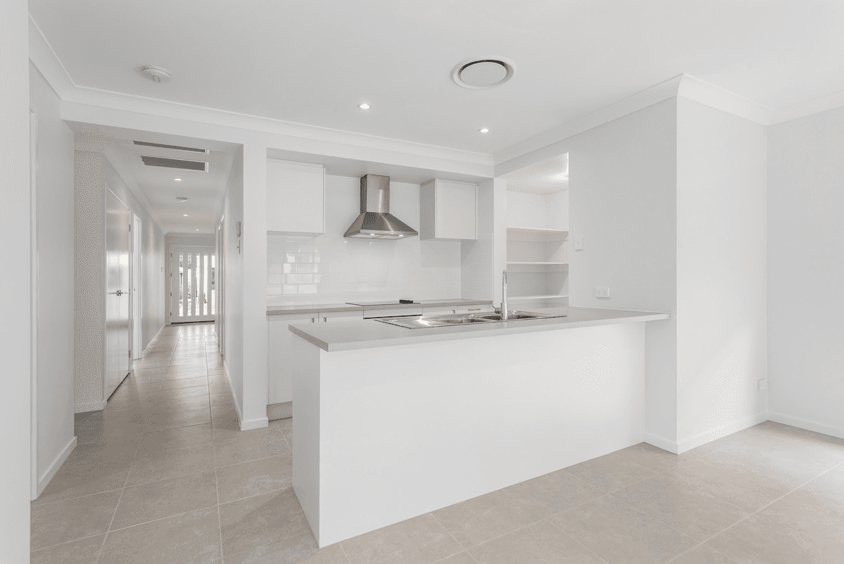 13 Peterson Way, White Rock, QLD 4306