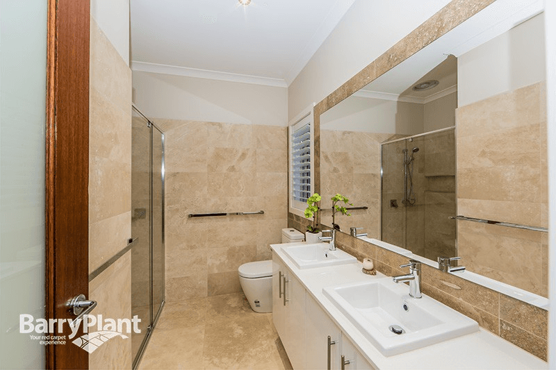 15 Elmswood Boulevard, KEYSBOROUGH, VIC 3173