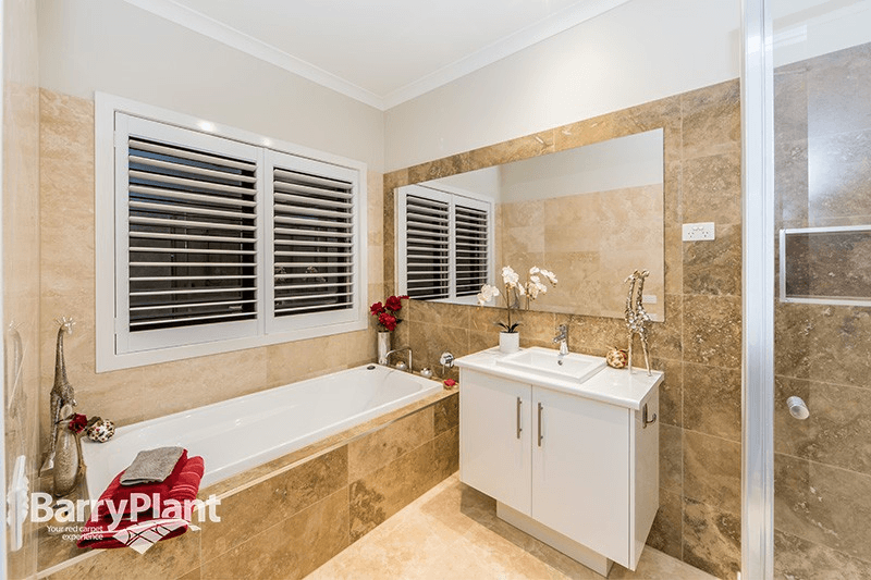 15 Elmswood Boulevard, KEYSBOROUGH, VIC 3173