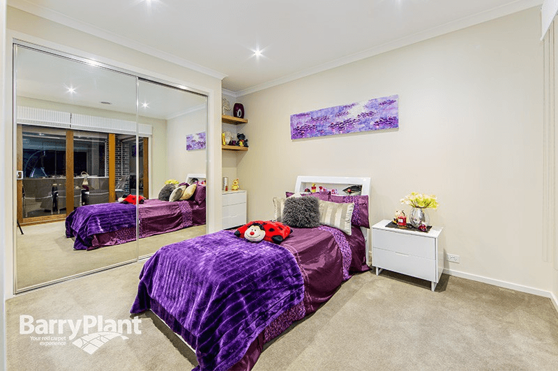 15 Elmswood Boulevard, KEYSBOROUGH, VIC 3173