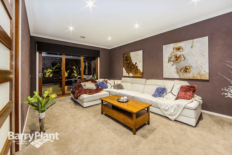 15 Elmswood Boulevard, KEYSBOROUGH, VIC 3173