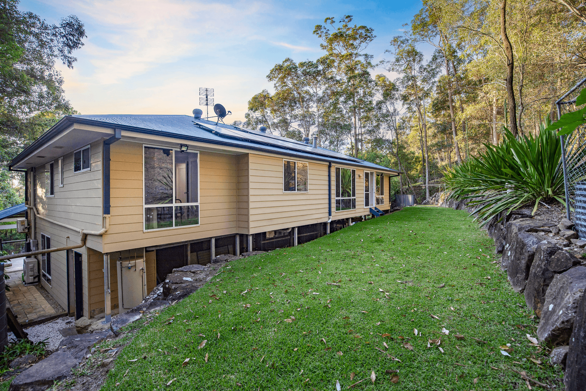 41 Forest Drive, Elanora, QLD 4221