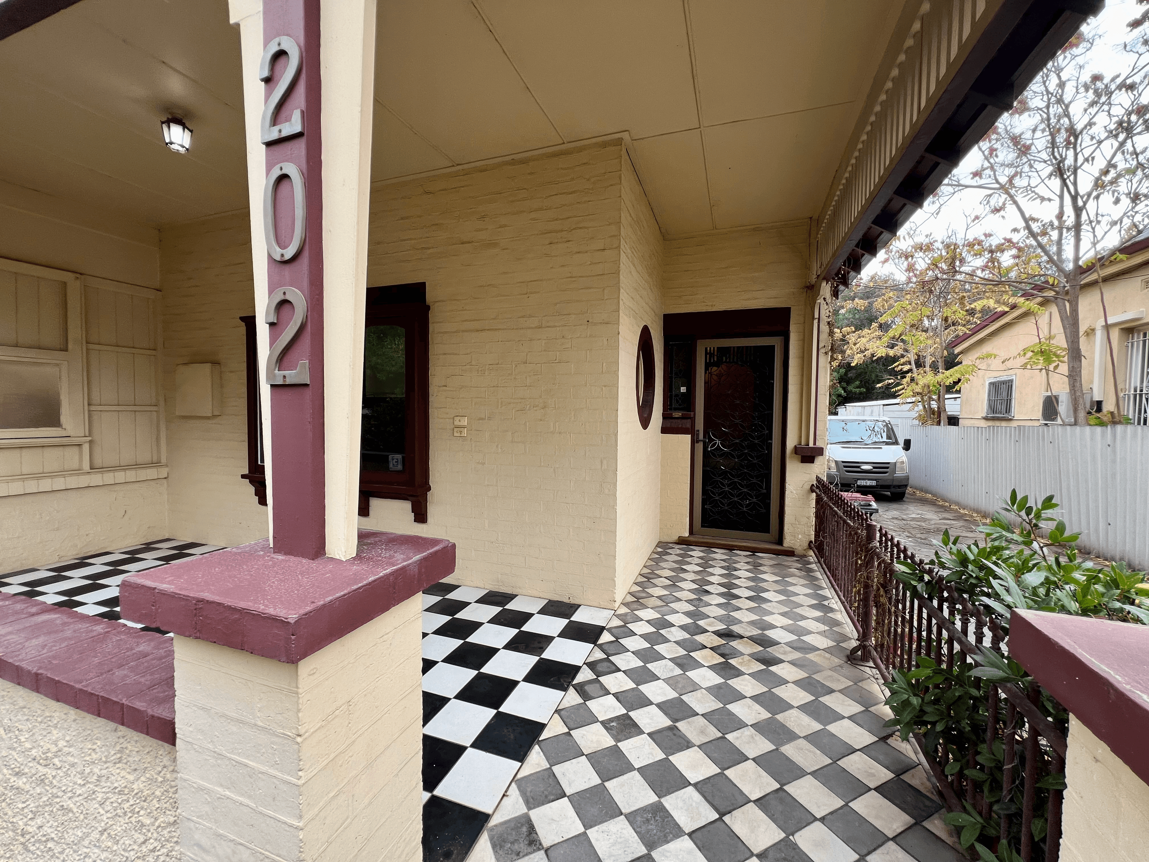 202 Carr Place, LEEDERVILLE, WA 6007