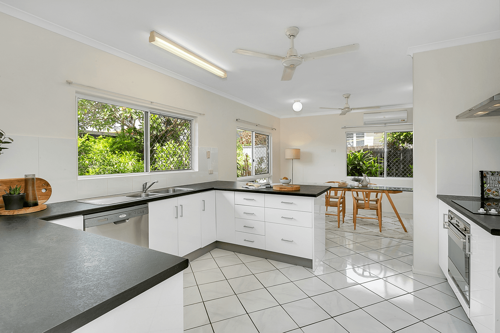 74B English Street, MANUNDA, QLD 4870