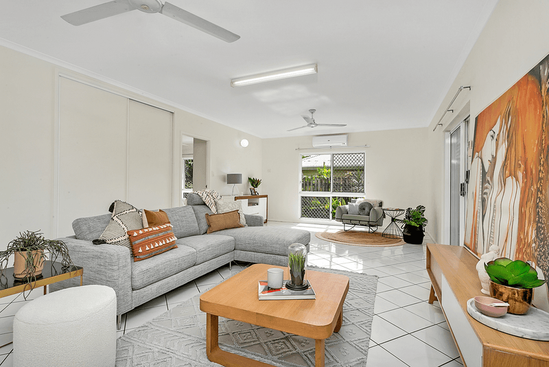 74B English Street, MANUNDA, QLD 4870