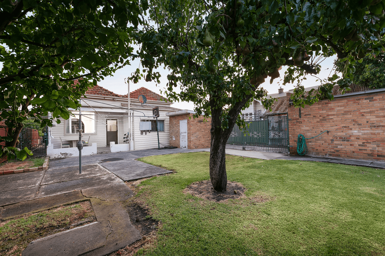 4 Hall Street, COBURG, VIC 3058