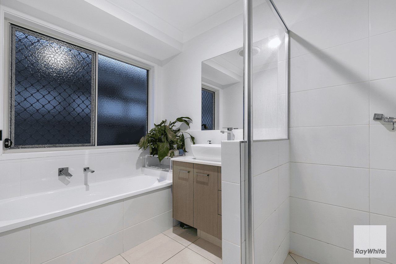 31 Unwin Road, REDLAND BAY, QLD 4165