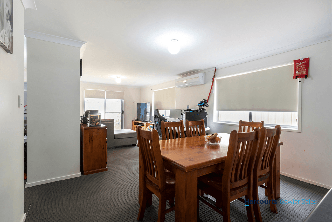 18 Tomnicstas Street, MUNNO PARA WEST, SA 5115