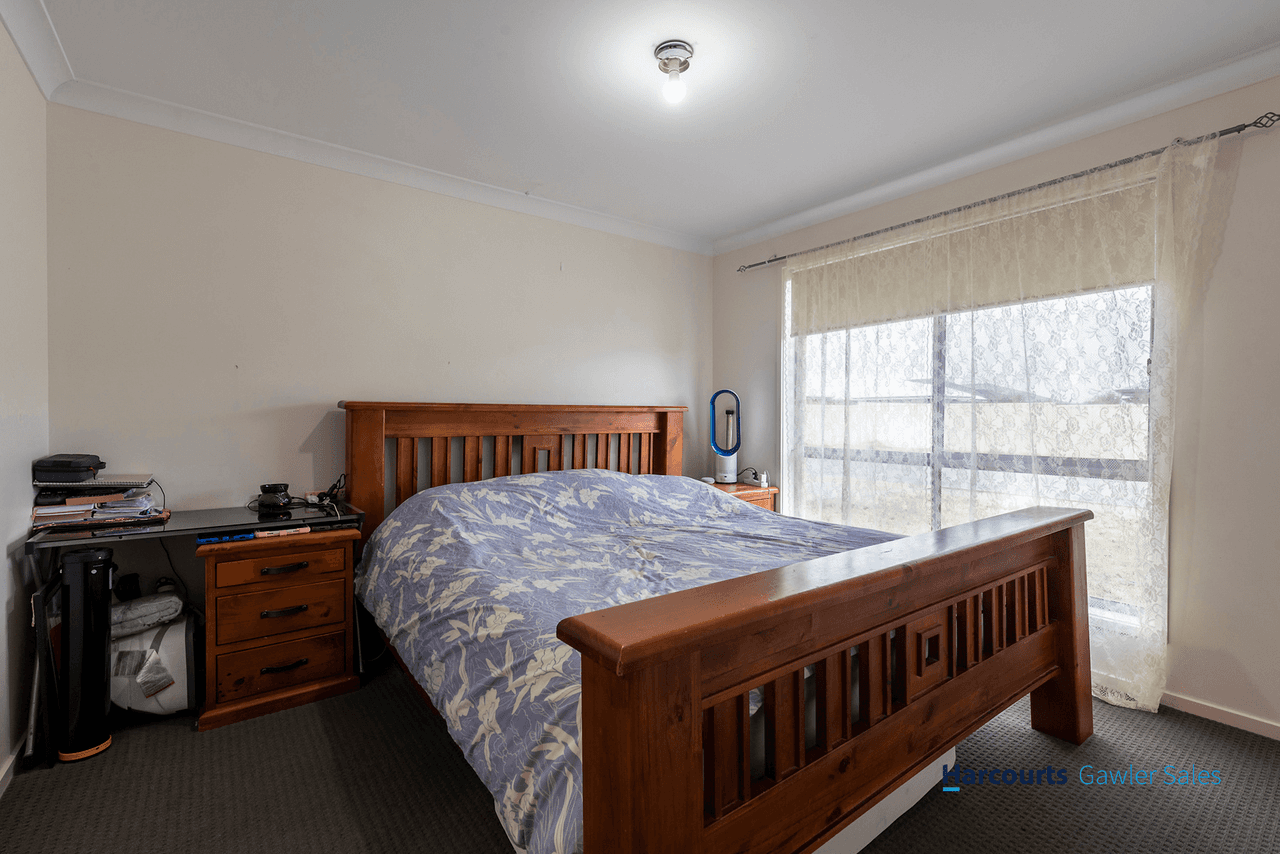 18 Tomnicstas Street, MUNNO PARA WEST, SA 5115