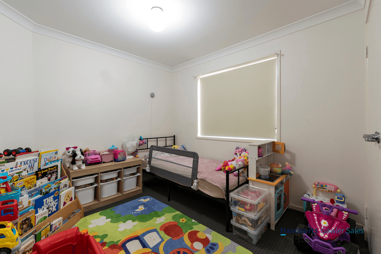 18 Tomnicstas Street, MUNNO PARA WEST, SA 5115