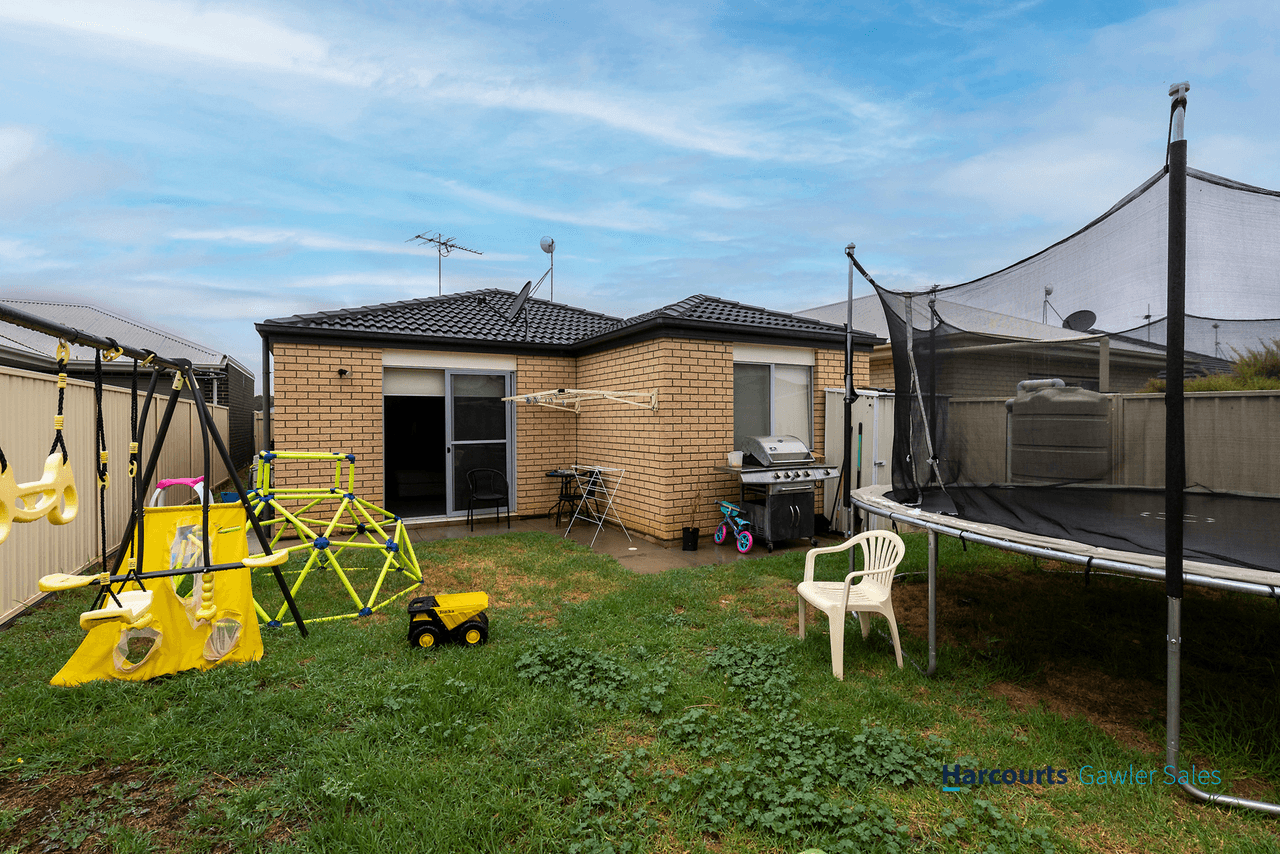 18 Tomnicstas Street, MUNNO PARA WEST, SA 5115