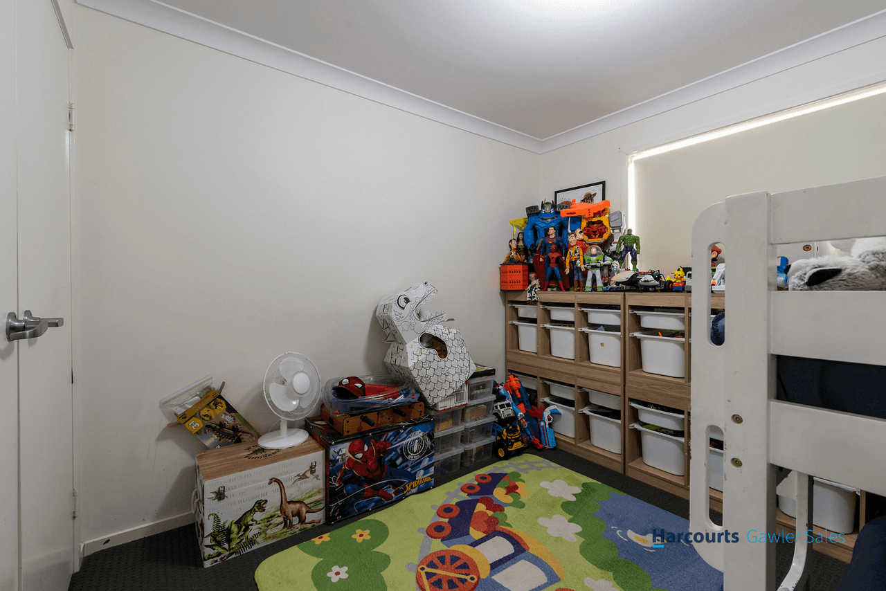 18 Tomnicstas Street, MUNNO PARA WEST, SA 5115