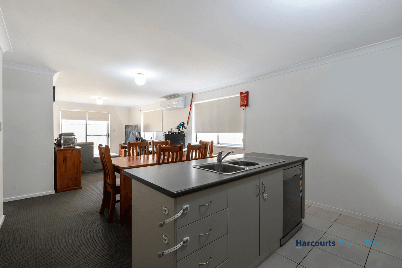 18 Tomnicstas Street, MUNNO PARA WEST, SA 5115