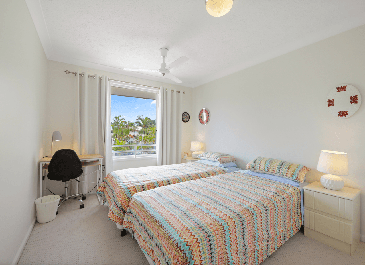 24/20 Saint Kevins Avenue, BENOWA, QLD 4217